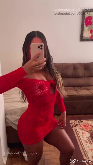 Acompanhante mulher loira (o) de olhos pretos - Iara Mendes