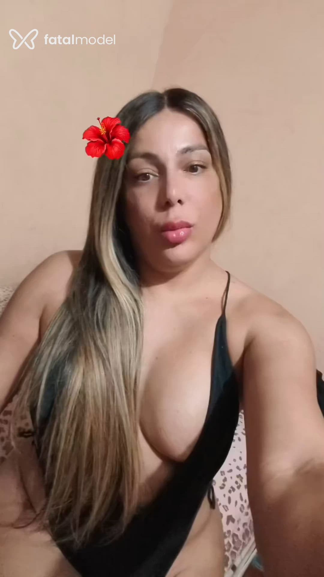 Acompanhante travesti com cabelo castanho de olhos castanhos - Rafinha Acompanhante travesti com cabelo castanho de olhos castanhos - Rafinha