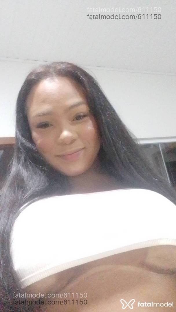 Acompanhante mulher trans morena (o) de olhos pretos - Japonega