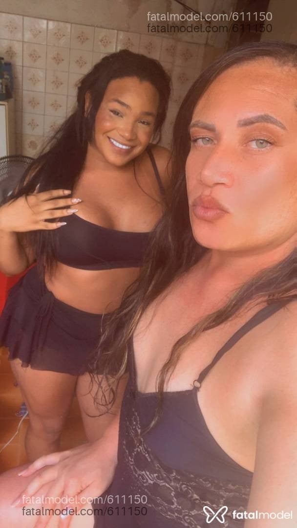 Acompanhante mulher trans morena (o) de olhos pretos - Japonega