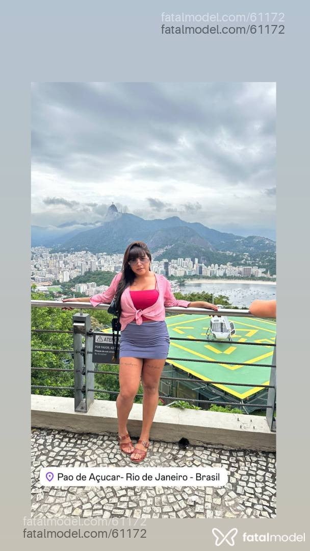 Acompanhante mulher trans com cabelo castanho de olhos castanhos - MENCÍA Acompanhante mulher trans com cabelo castanho de olhos castanhos - MENCÍA