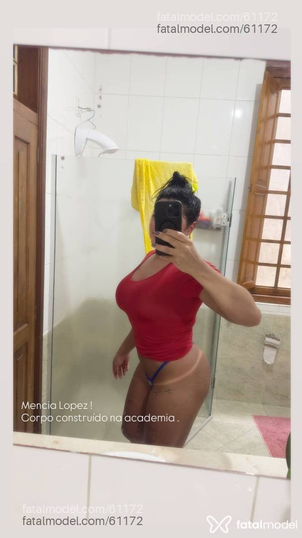 Acompanhante mulher trans com cabelo castanho de olhos castanhos - MENCÍA