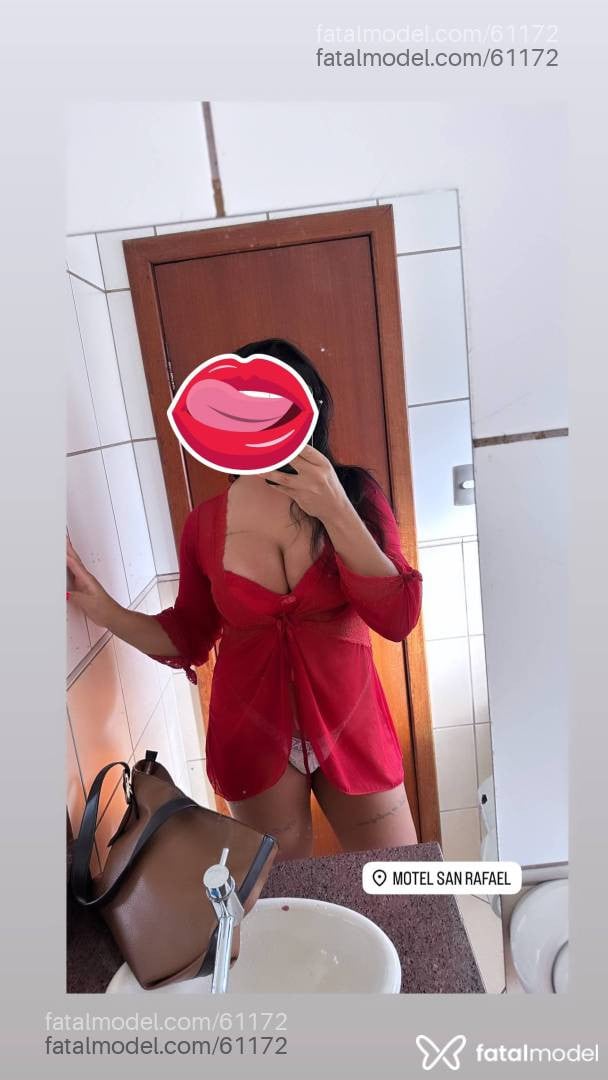 Acompanhante mulher trans com cabelo castanho de olhos castanhos em Pelotas - MENCÍA