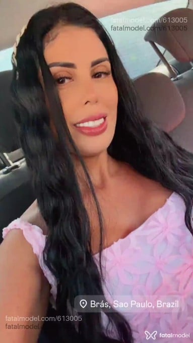 Acompanhante mulher com cabelo castanho de olhos mel em São Paulo - Larissa
