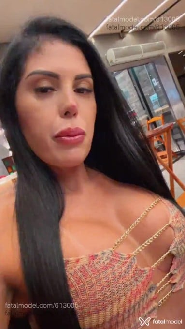 Acompanhante mulher com cabelo castanho de olhos mel em São Paulo - Larissa