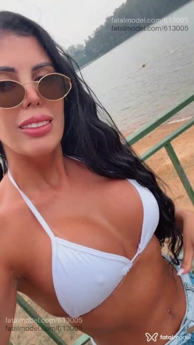 Acompanhante mulher com cabelo castanho de olhos mel em São Paulo - Larissa