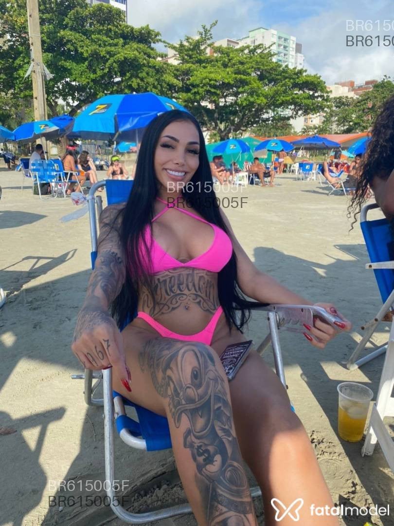 Acompanhante mulher trans morena (o) de olhos castanhos em Brasília - Larissa Martins