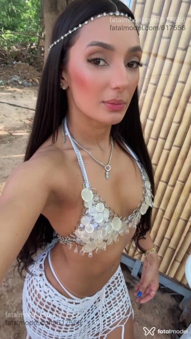 Acompanhante mulher com cabelo castanho de olhos castanhos em Aruanã Acompanhante mulher com cabelo castanho de olhos castanhos em Aruanã - Isabela