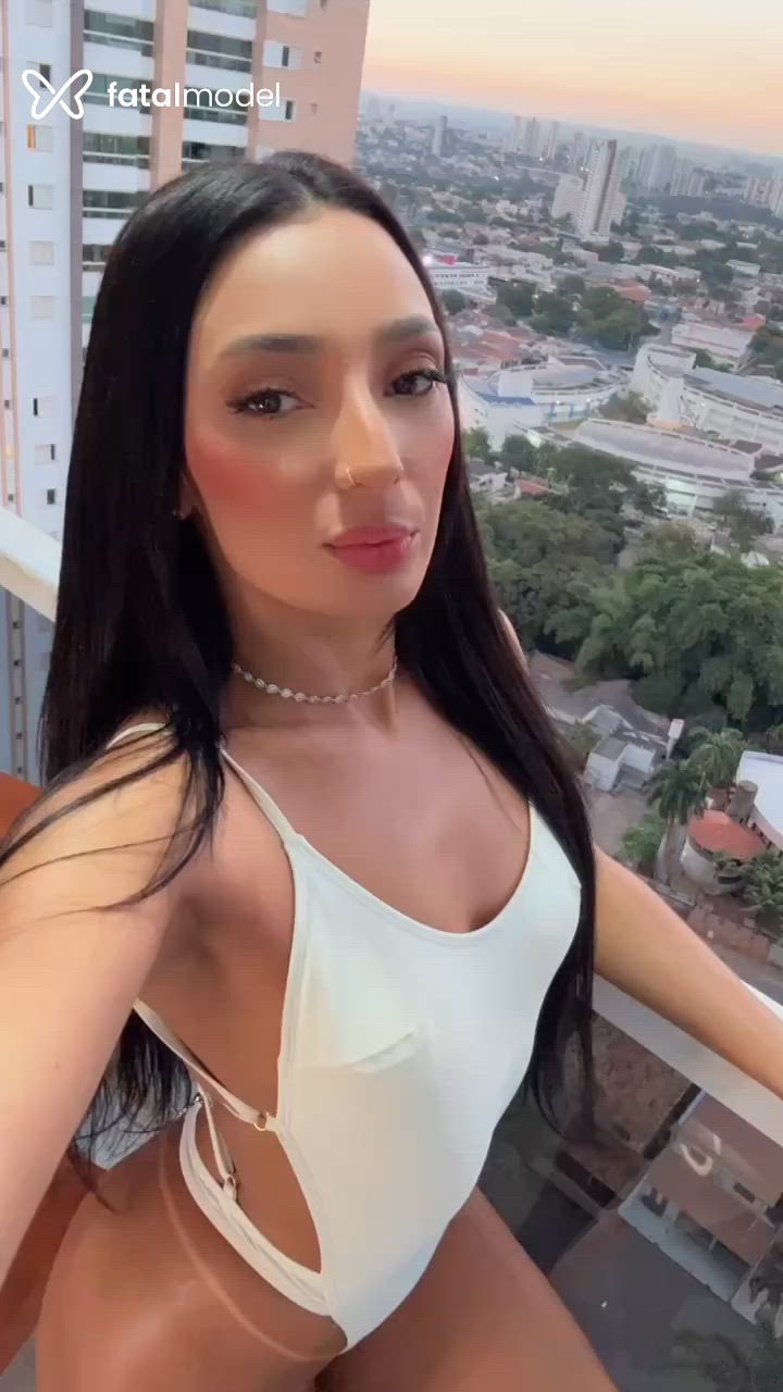 Acompanhante mulher com cabelo castanho de olhos castanhos - Isabela