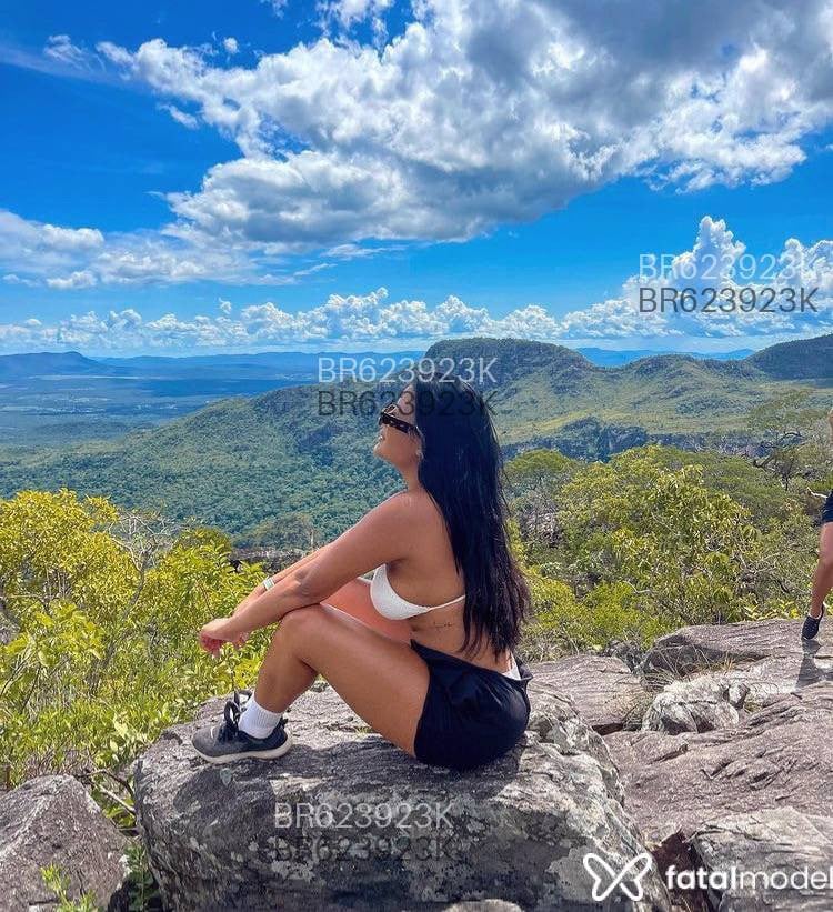 Acompanhante mulher morena (o) de olhos castanhos em Lages - Débora Charallo