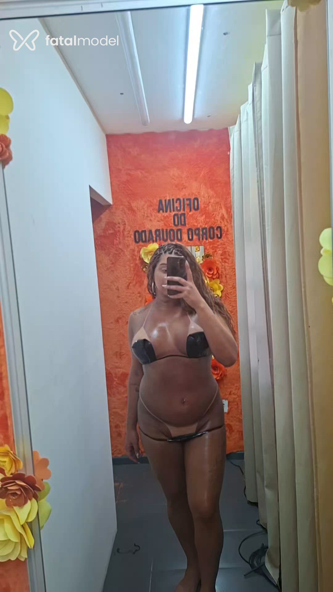 Acompanhante mulher trans morena (o) de olhos castanhos - Lunna