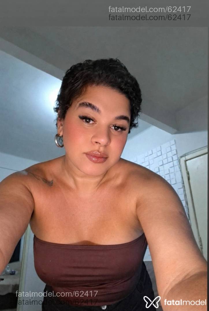 Acompanhante mulher trans morena (o) de olhos castanhos em Virtual - Lunna