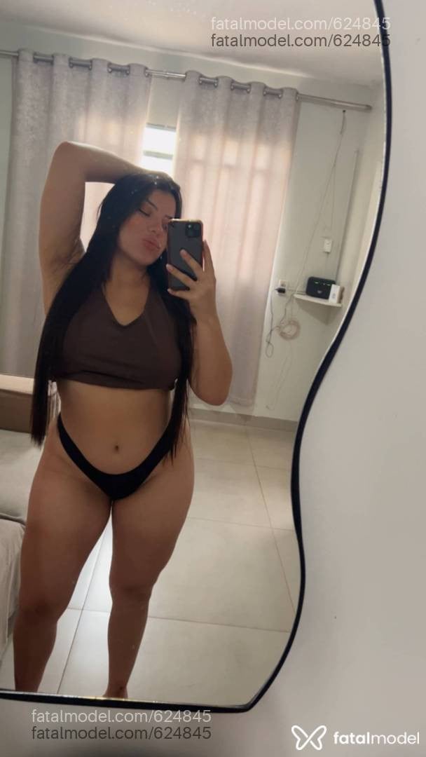 Acompanhante mulher com cabelo castanho de olhos castanhos - Bruna