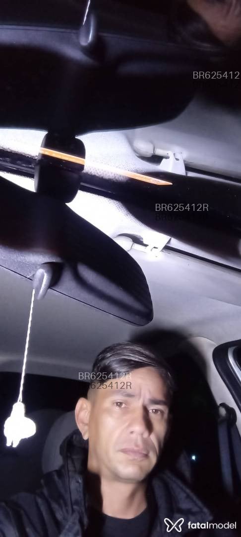 Acompanhante homem morena (o) de olhos castanhos em Florianópolis - Iluminador