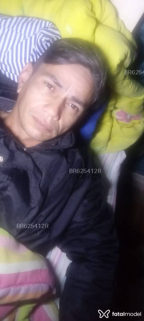 Acompanhante homem morena (o) de olhos castanhos em Florianópolis - Iluminador