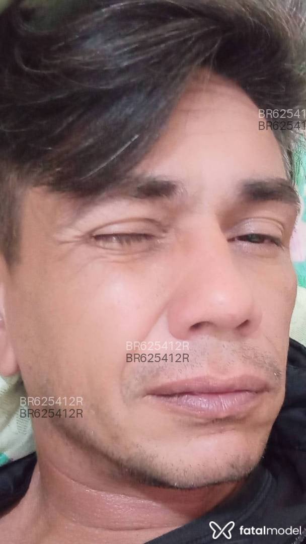 Acompanhante homem morena (o) de olhos castanhos em Florianópolis - Iluminador