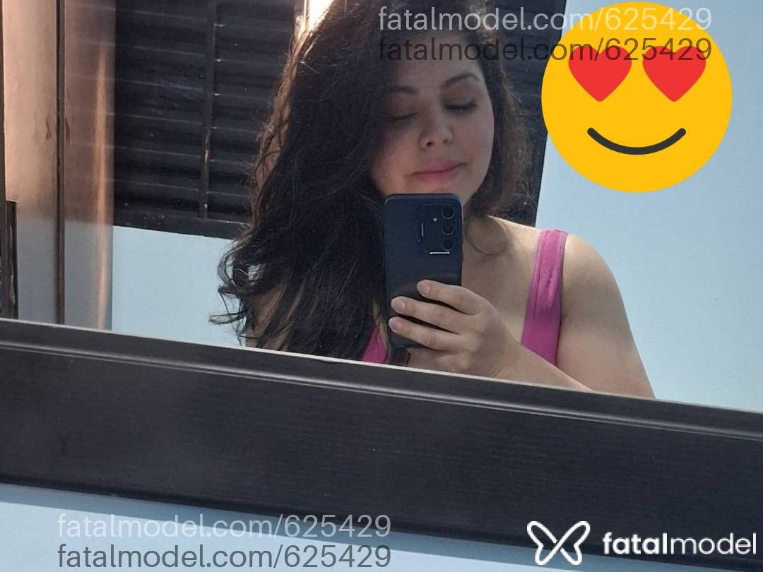 Acompanhante mulher com cabelo castanho de olhos castanhos em Barretos - Bella
