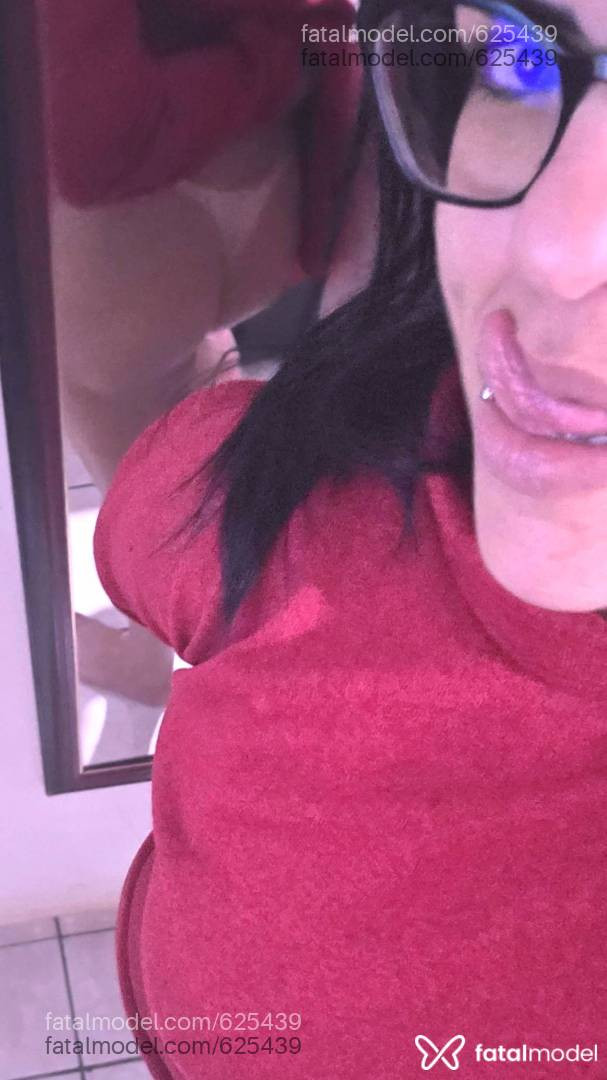 Acompanhante mulher com cabelo castanho de olhos mel - Anita