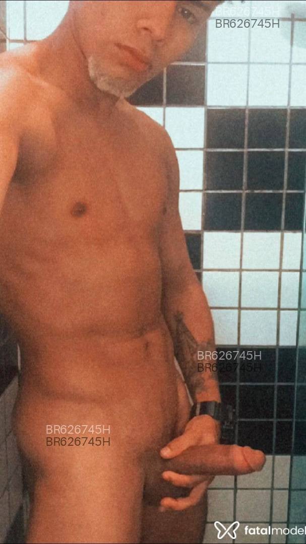 Acompanhante homem com cabelo castanho de olhos castanhos em São Paulo Acompanhante homem com cabelo castanho de olhos castanhos em São Paulo - Lorenzo Mineiro