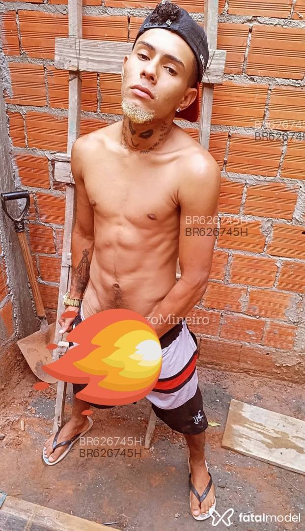 Acompanhante homem com cabelo castanho de olhos castanhos em São Paulo Acompanhante homem com cabelo castanho de olhos castanhos em São Paulo - Lorenzo Mineiro