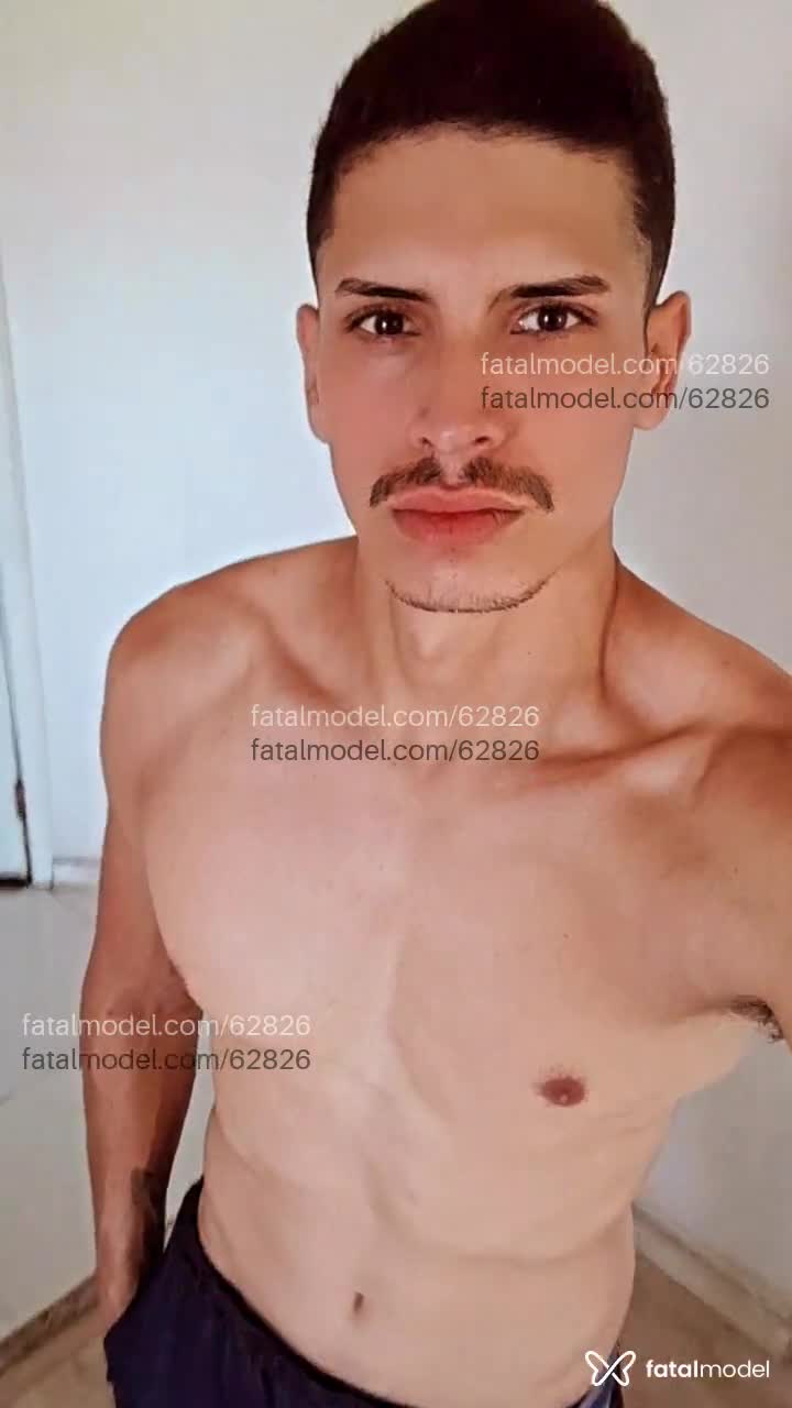 Acompanhante homem com cabelo castanho de olhos castanhos em Curitiba - Gusttavo Pícon