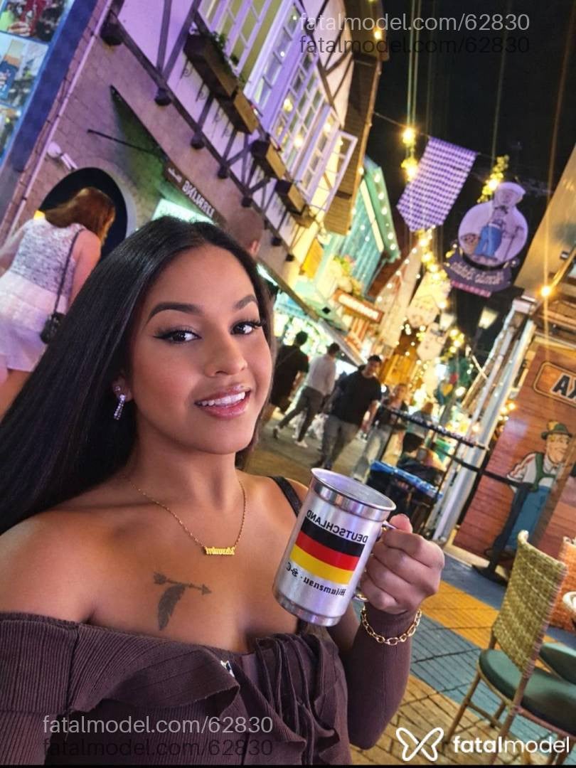 Acompanhante mulher trans morena (o) de olhos pretos - Yasmim indiaaaa