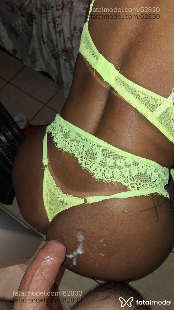 Acompanhante mulher trans morena (o) de olhos pretos - Yasmim indiaaaa