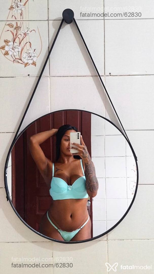 Acompanhante mulher trans morena (o) de olhos pretos - Yasmim indiaaaa