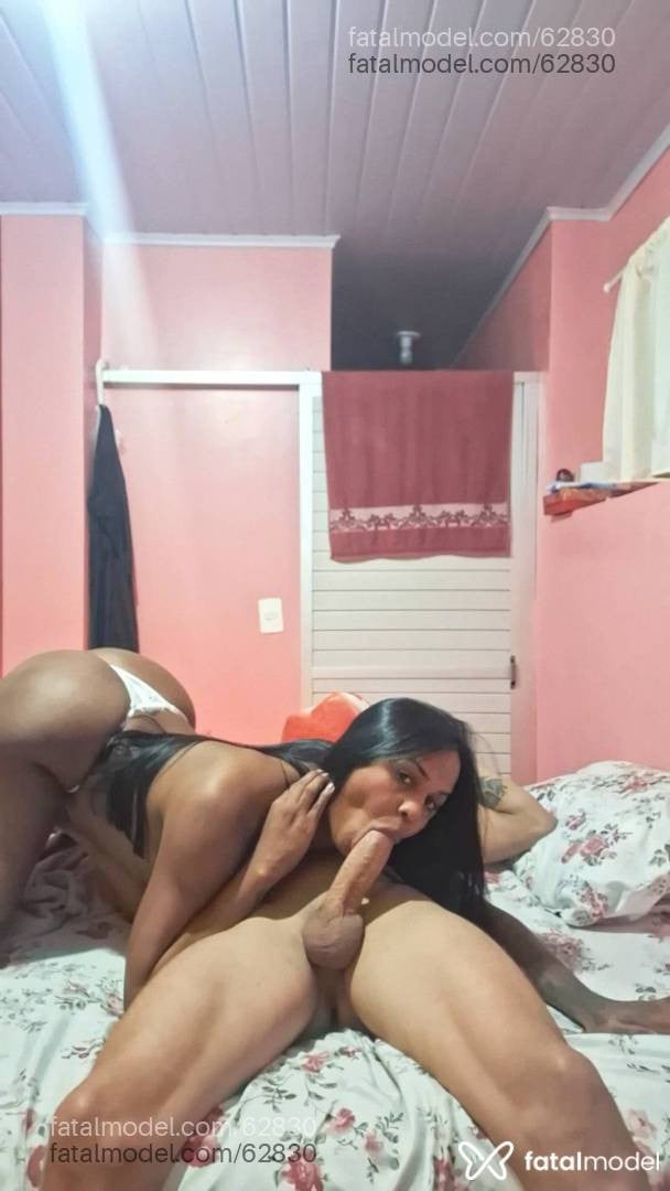 Acompanhante mulher trans morena (o) de olhos pretos - Yasmim indiaaaa