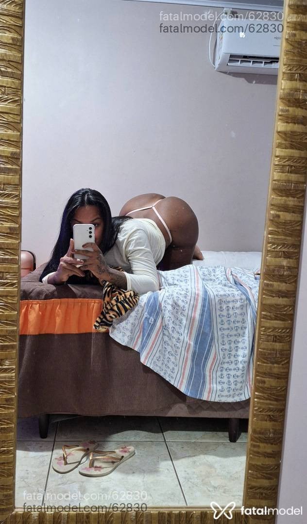 Acompanhante mulher trans morena (o) de olhos pretos - Yasmim indiaaaa