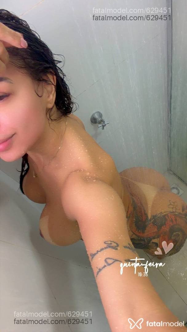 Acompanhante mulher com cabelo castanho de olhos castanhos - Vitória Baroni