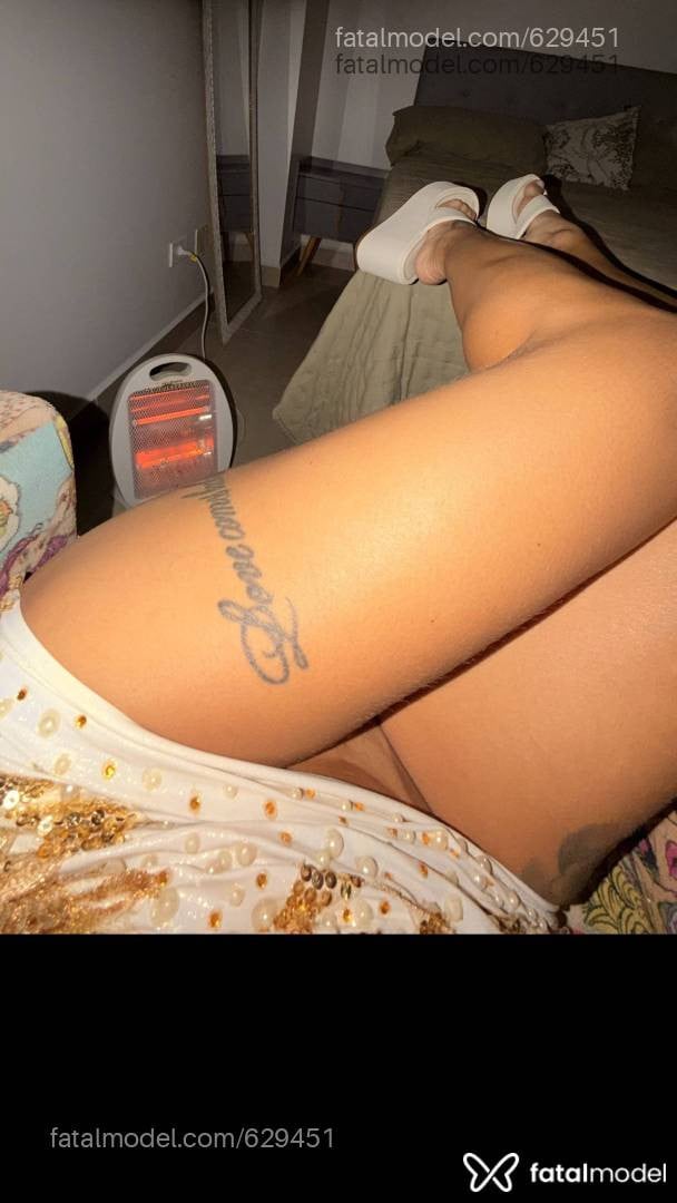 Acompanhante mulher com cabelo castanho de olhos castanhos - Vitória Baroni