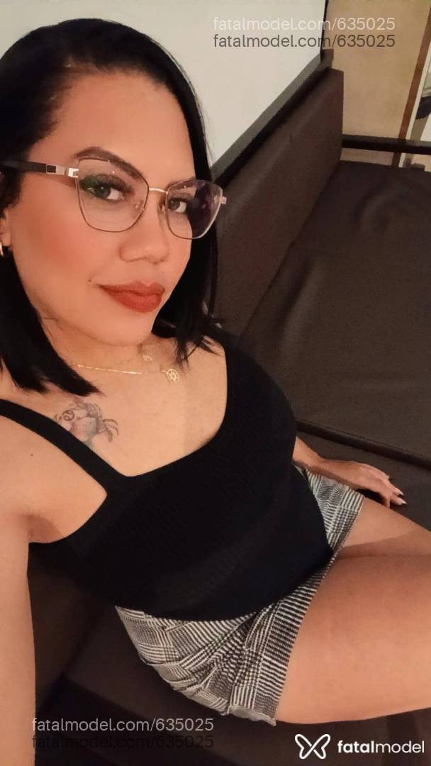Acompanhante mulher morena (o) de olhos castanhos - Julia