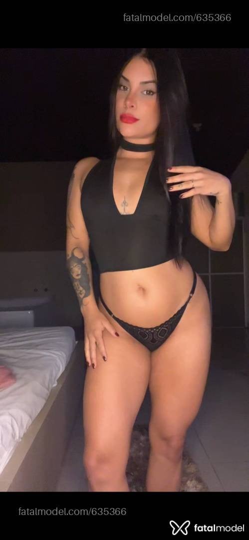 Acompanhante mulher morena (o) de olhos castanhos - Lolla Acompanhante mulher morena (o) de olhos castanhos - Lolla