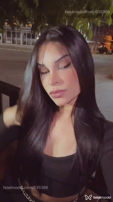 Acompanhante mulher morena (o) de olhos castanhos - Lolla Acompanhante mulher morena (o) de olhos castanhos - Lolla