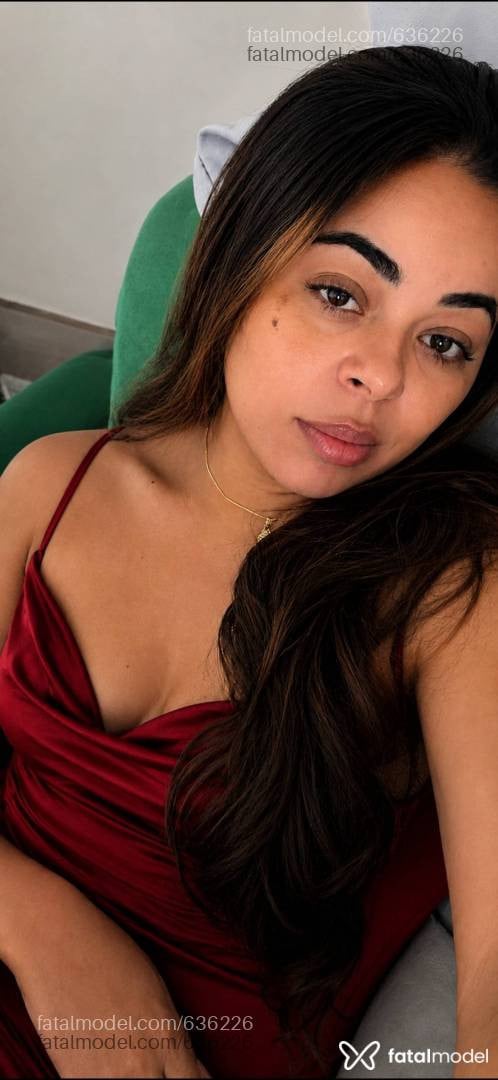 Acompanhante mulher com cabelo castanho de olhos castanhos - Amanda Lages