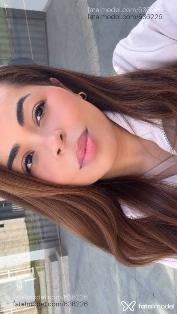 Acompanhante mulher com cabelo castanho de olhos castanhos - Amanda Lages