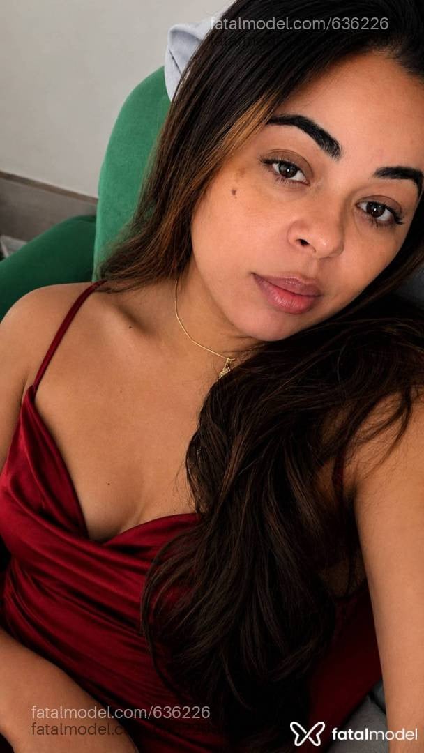 Acompanhante mulher com cabelo castanho de olhos castanhos - Amanda Lages