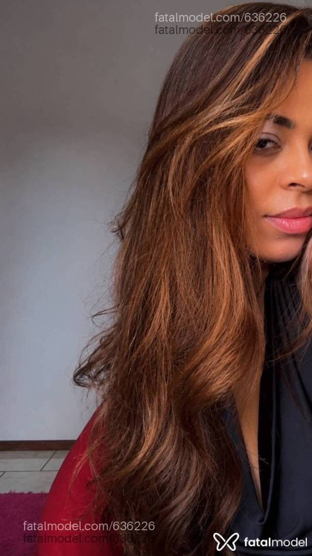 Acompanhante mulher com cabelo castanho de olhos castanhos - Amanda Lages