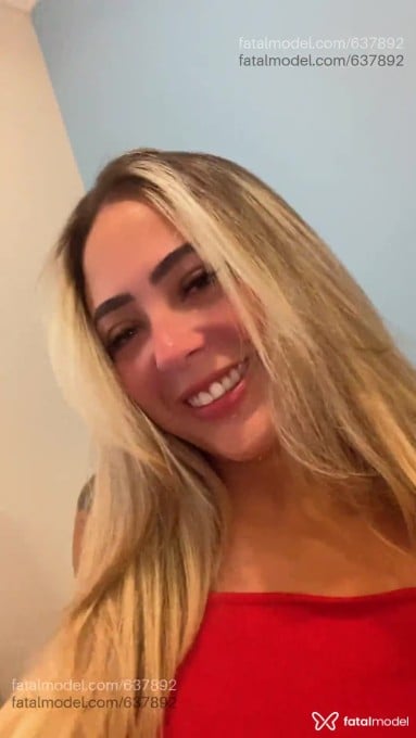 Acompanhante mulher loira (o) de olhos verdes em Pindamonhangaba - Melissa