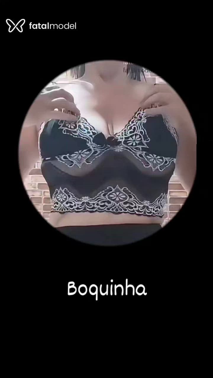 Acompanhante mulher loira (o) de olhos castanhos - MARIANA