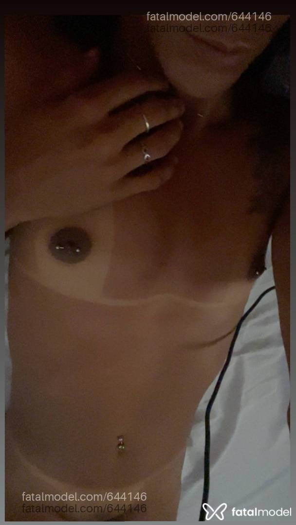 Acompanhante travesti morena (o) de olhos castanhos - Naty