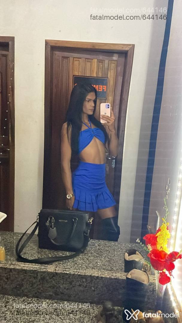 Acompanhante travesti morena (o) de olhos castanhos - Naty