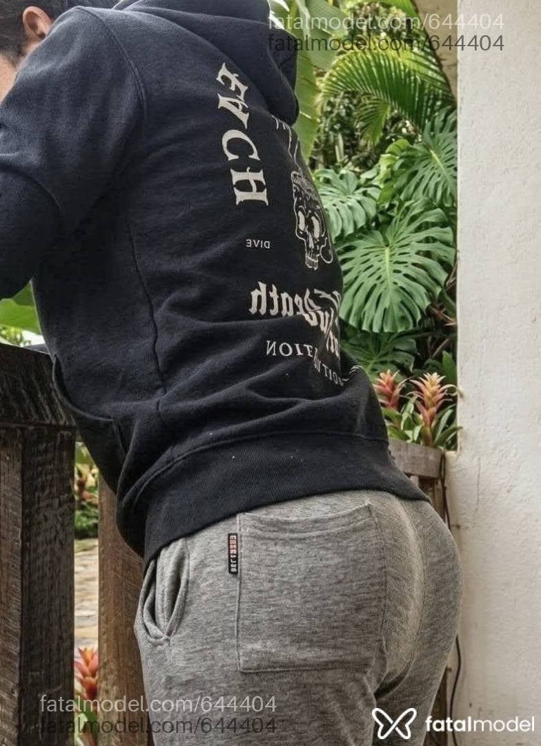 Acompanhante homem com cabelo castanho de olhos castanhos - Luan Navarro
