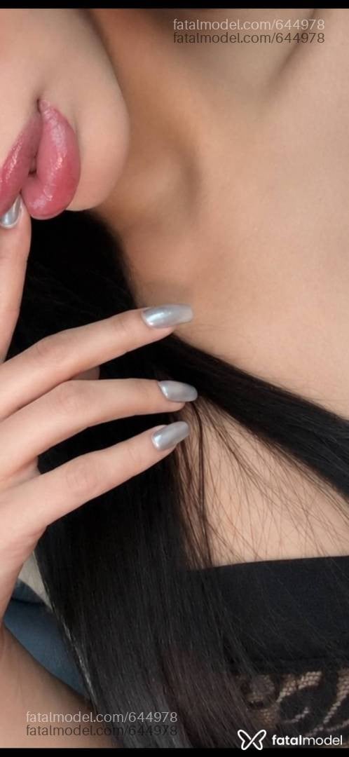 Acompanhante mulher trans com cabelo castanho de olhos castanhos - Antonella