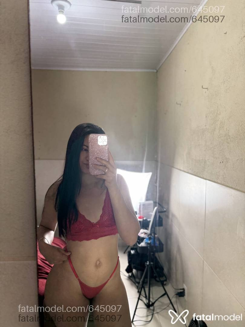 Acompanhante mulher com cabelo castanho de olhos castanhos - Mirella Bellaver Acompanhante mulher com cabelo castanho de olhos castanhos - Mirella Bellaver