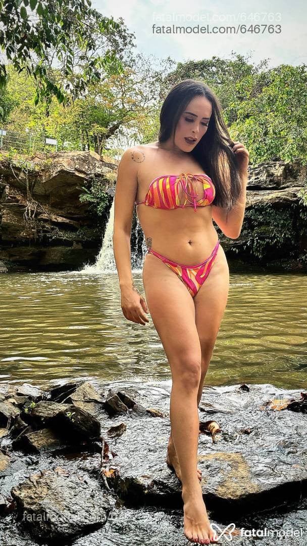 Acompanhante mulher trans loira (o) de olhos cinza - BABI CASTELLANO