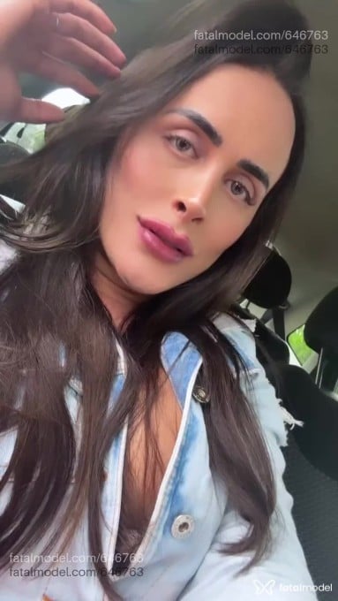 Acompanhante mulher trans com cabelo castanho de olhos cinza em São Bernardo do Campo - BABI CASTELLANO