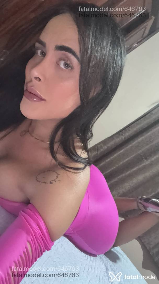 Acompanhante mulher trans loira (o) de olhos cinza - BABI CASTELLANO