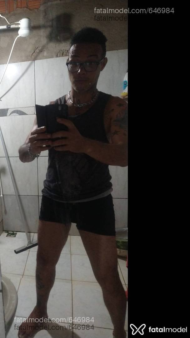 Acompanhante homem com cabelo castanho de olhos castanhos em Rondonópolis Acompanhante homem com cabelo castanho de olhos castanhos em Rondonópolis - Juninho Victor